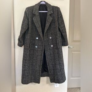 Vintage wool coat with shoulder pads. Petite.